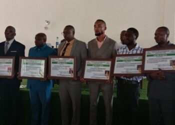 Bukavu: La Synergie des Organisations pour le Développement de Panzi décerne des diplômes de mérite aux notables de la commune d’Ibanda
