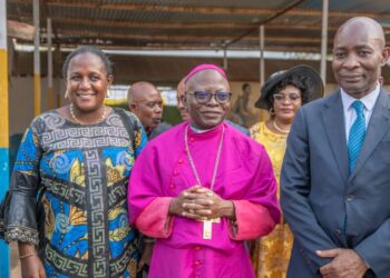 Sud Kivu : 5 Nouveaux Prêtres Ordonnés Par Mgr Sébastien Muyengo à Uvira