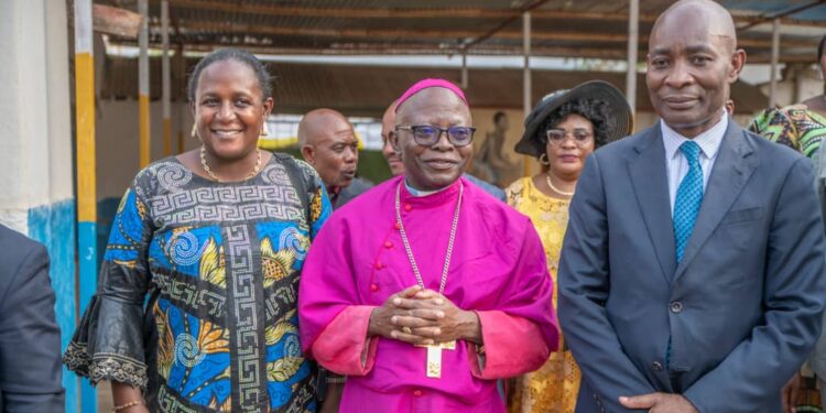 Sud Kivu : 5 Nouveaux Prêtres Ordonnés Par Mgr Sébastien Muyengo à Uvira