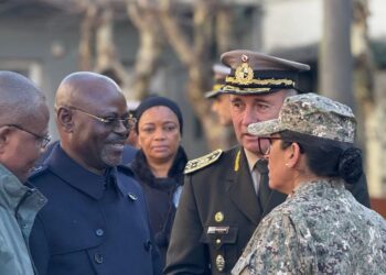 Une délégation gouvernementale congolaise en mission diplomatique en Amérique latine, visant à renforcer la coopération bilatérale dans les domaines économiques, sécuritaires, environnementaux et culturels.