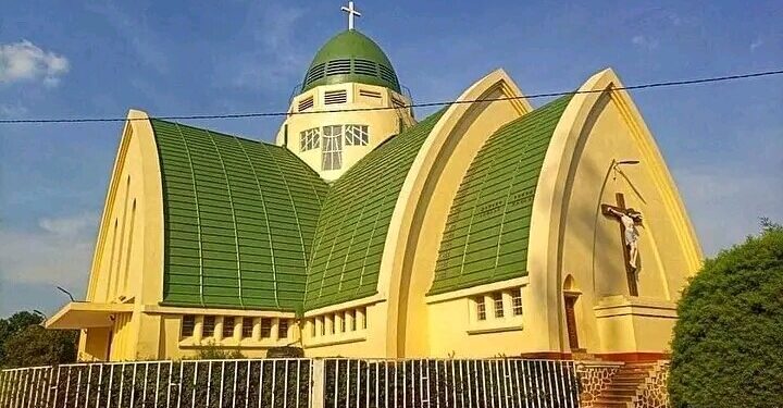 Mwenga: Le Père Alexandre Andema de l’OFM a célébré sa Première Messe à Luhwinja