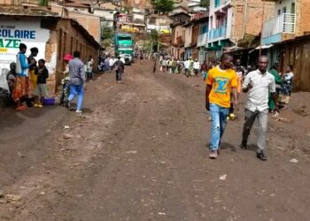 Insécurité à Bukavu : Une maison de vente des téléphones dépouillée à Panzi par des voleurs armés sur avenue Tolinki