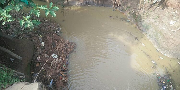 Bukavu : Un corps sans vie d’un homme retrouvé jeté dans un caniveau à côté de la fondation Panzi