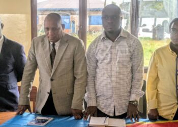 Kabare: un tête à tête entre l’administrateur du territoire Élie Rubabura Espoir et les notables du milieu