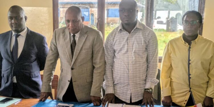 Kabare: un tête à tête entre l’administrateur du territoire Élie Rubabura Espoir et les notables du milieu