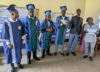 Kabare: l’administrateur Elie Rubabura Espoir appelle les lauréats du New Hope Reconciliation center à mettre leurs compétences au Service de la société