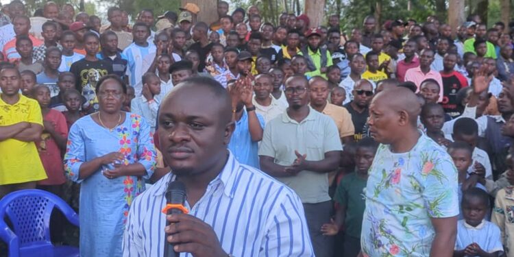 Kabare/Irambi Katana: devant l’Administrateur du territoire Elie Rubabura Espoir, des jeunes s’engagent à accompagner la lutte de l’AFC-M23