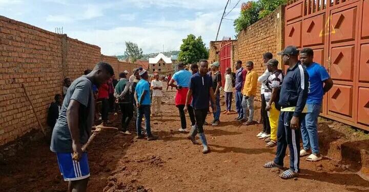 Bukavu : Le Chef de quartier Panzi, Bahati Bashaga supervise le salongo et appelle les habitants à s’impliquer d’avantage
