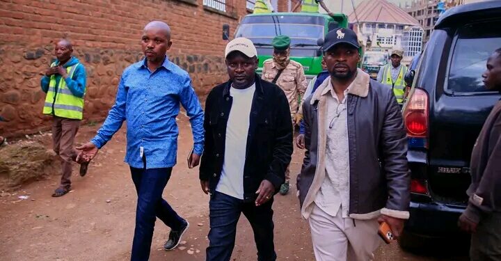 Bukavu : Le bourgmestre d’Ibanda impose l’évacuation des poids lourds sur l’avenue du Lac pour désengorger la circulation