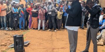 Kabare: Devant l’Administrateur du territoire Elie Rubabura Espoir, les habitants de Birava s’engagent à mettre en œuvre les orientations provinciales du gouverneur de l’AFC-M23 Patrick Busu Bwa Ngwi