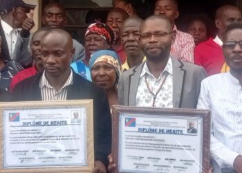 Bukavu/Ibanda: le chef de quartier de Panzi et son adjoint honorés pour leur leadership communautaire