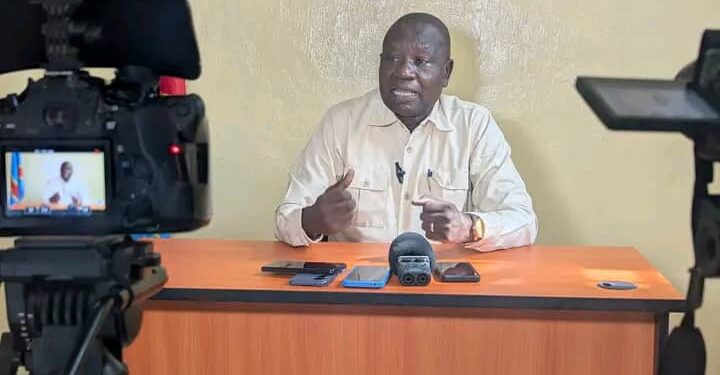 Sud Kivu-Uvira: Le Maire intérimaire Kifara Kapenda K’iky alerte sur les conséquences des déchets dans le lac Tanganyika