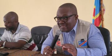 Bukavu: le maire Nicolas Kyalangalilwa à l’écoute du comité syndical du marché central de Kadutu