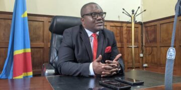 Bukavu: le maire encadre les services financiers mobiles et proroge un appel d’offres en assainissement