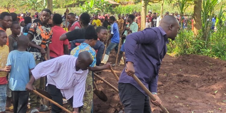 Kabare-AFC/M23: Une solution au débordement des eaux sur la RN2 grâce au curage des buses et caniveaux