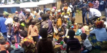 Kabare : à Buhozi-Luhorhe, un marché de braises et de denrées alimentaires dominé par des vendeurs rwandais prend progressivement forme