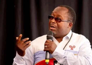 Édito : Entre la gloire des stades et le silence des tombes, quelle reconnaissance pour les héros nationaux ?