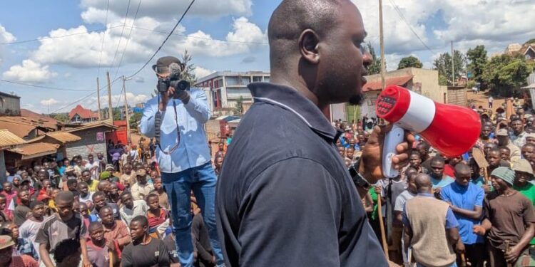 Kabare/AFC /M23: l’Administrateur du territoire Elie Rubabura Espoir, porteur d’un message de paix, de vivre ensemble et de cohabitation pacifique aux les habitants d’Irambi-Katana