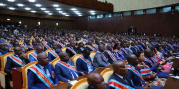 RDC: députés de l’Est, silencieux face aux armes, bavards sur les examens d’État