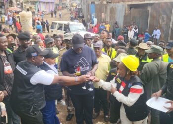 Bukavu/AFC-M23: le maire de la ville participe au lancement des travaux de construction du bureau du quartier Nkafu
