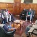 Bukavu: le maire de la ville Nicolas Kyalangalilwa échange avec les revendeurs de pièces automobiles 